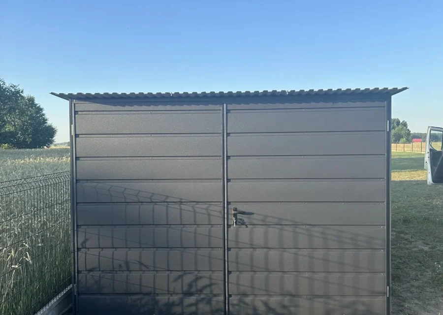 Garaż blaszany 3×5 m, woj. wielkopolskie — ujęcie 1
