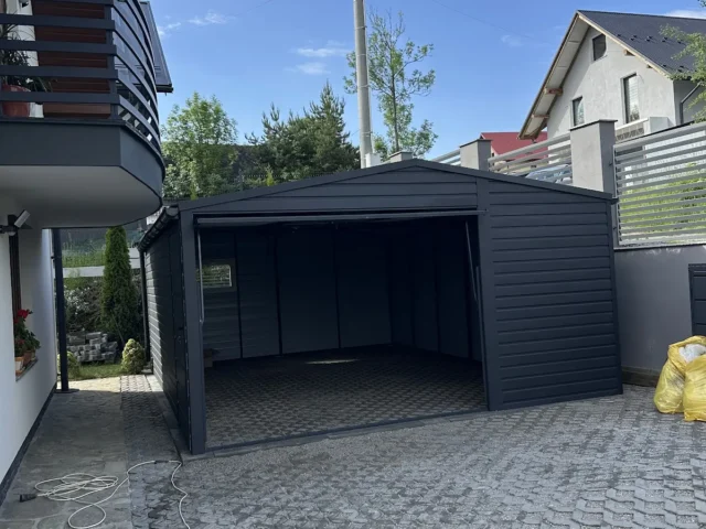 Garaż blaszany 4,5×5,5 m, woj. łódzkie — ujęcie 4