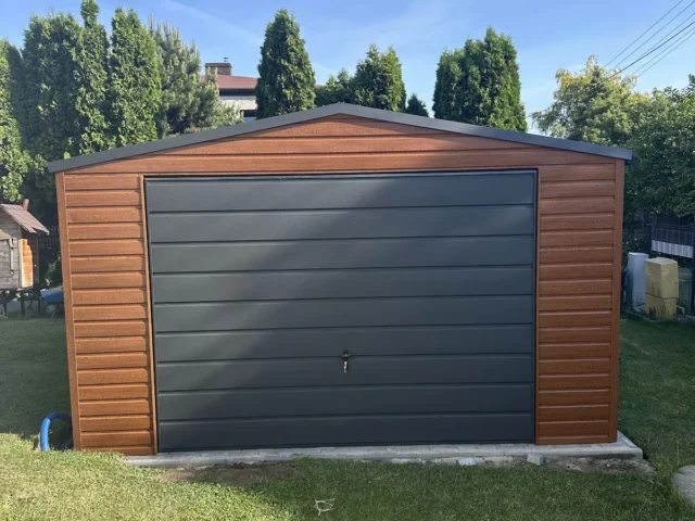 Garaż blaszany 4×5 m, woj. opolskie — ujęcie 1