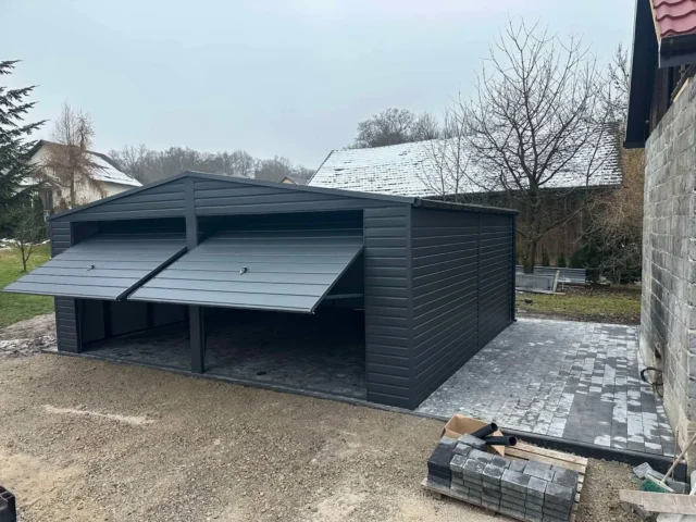 Garaż blaszany 7×6 m, woj. małopolskie — ujęcie 1