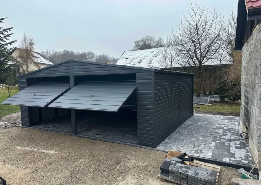 Garaż blaszany 7×6 m, woj. małopolskie — ujęcie 1