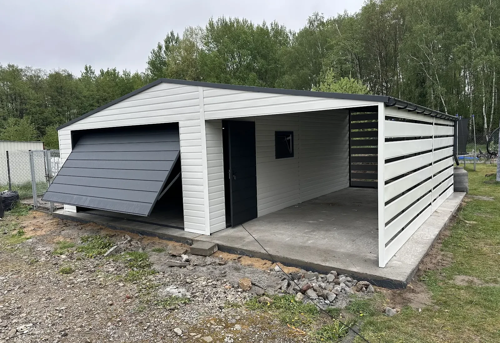 Garaż blaszany 8×6 m, woj. świętokrzyskie — ujęcie 5