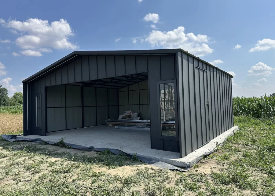 Garaż blaszany premium 7×6 m, woj. łódzkie — ujęcie 1