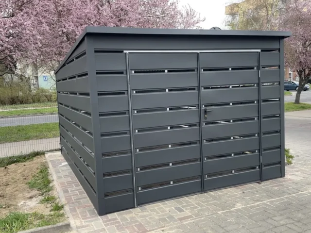 Wiata śmietnikowa 3×4 m, woj. małopolskie — ujęcie 1