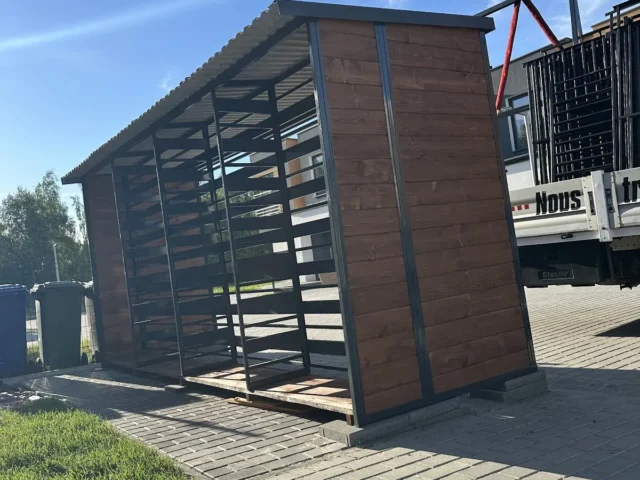 Wiata śmietnikowa 4×1,5 m, woj. warmińsko-mazurskie — ujęcie 3