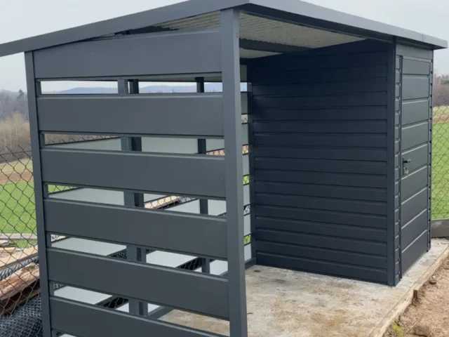 Wiata śmietnikowa 4×2 m, woj. opolskie — ujęcie 1