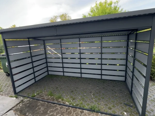 Wiata śmietnikowa 4×2 m, woj. śląskie — ujęcie 1