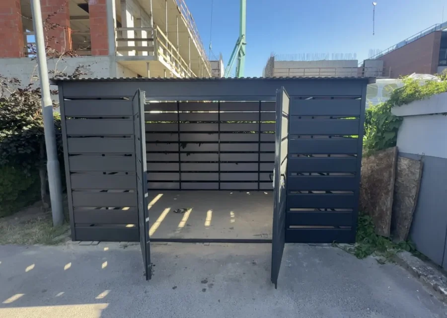 Wiata śmietnikowa 4×3 m, woj. śląskie — ujęcie 1